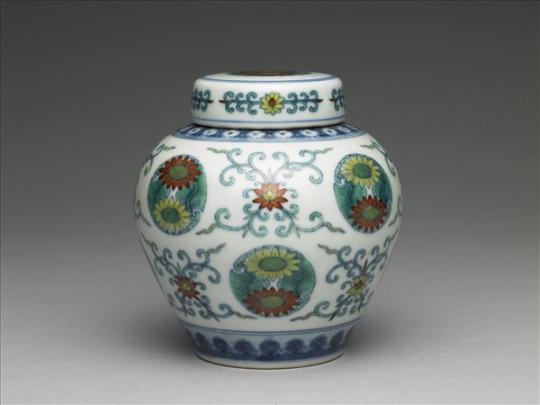 鬥彩團花紋蓋罐