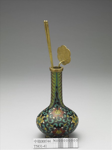 掐絲琺瑯瓶