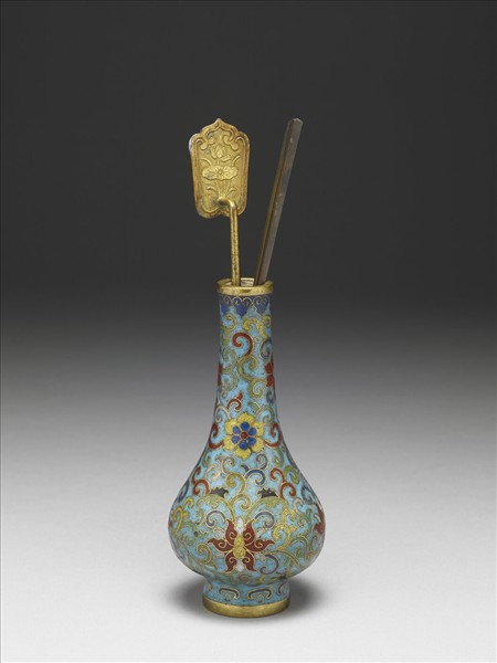 掐絲琺瑯瓶