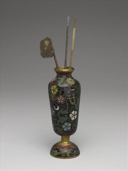 掐絲琺瑯瓶