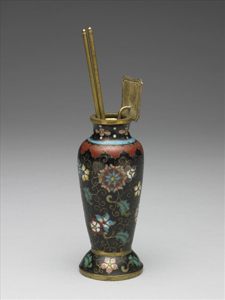 掐絲琺瑯瓶