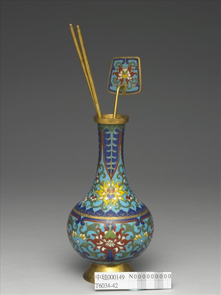掐絲琺瑯瓶