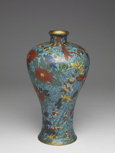 掐絲琺瑯花卉梅瓶