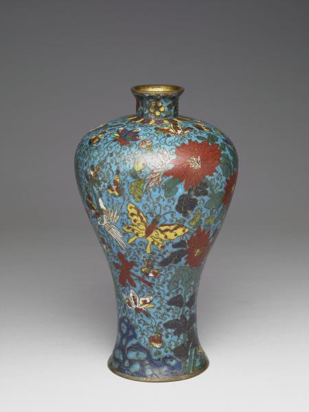 掐絲琺瑯花卉梅瓶