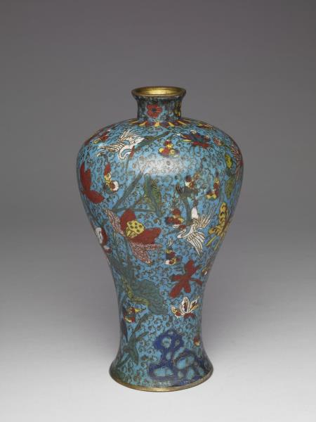 掐絲琺瑯花卉梅瓶