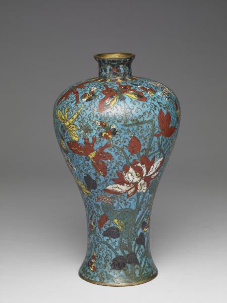 掐絲琺瑯花卉梅瓶