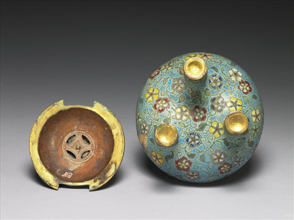 掐絲琺瑯花卉紋爐