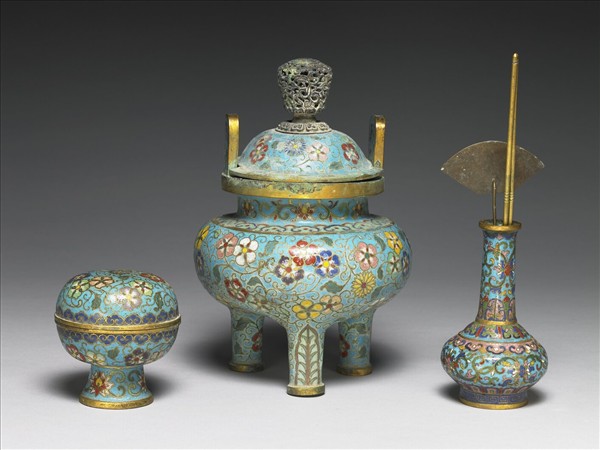 掐絲琺瑯花卉紋爐