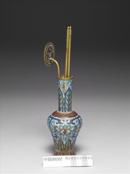 掐絲琺瑯番蓮紋瓶