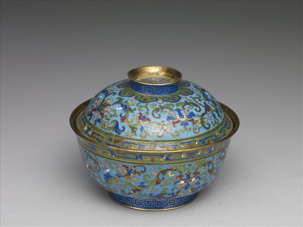 掐絲琺瑯番蓮紋蓋碗