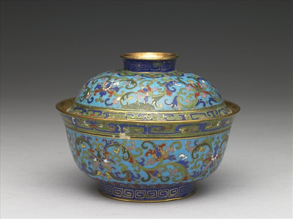 掐絲琺瑯番蓮紋蓋碗