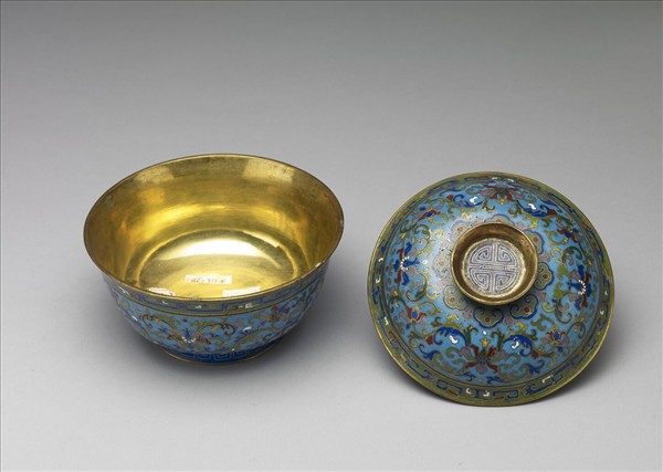 掐絲琺瑯番蓮紋蓋碗