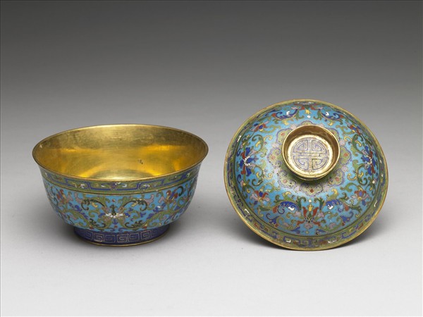 掐絲琺瑯番蓮紋蓋碗