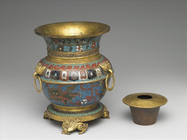 掐絲琺瑯獸面三環撇口瓶