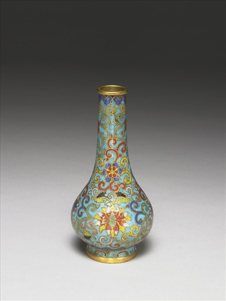 掐絲琺瑯番蓮紋瓶