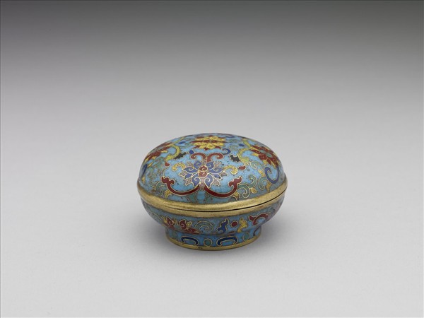 掐絲琺瑯番蓮紋盒