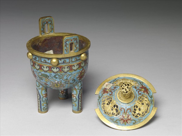 掐絲琺瑯番蓮紋爐