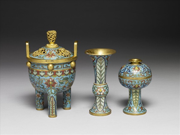 掐絲琺瑯番蓮紋爐