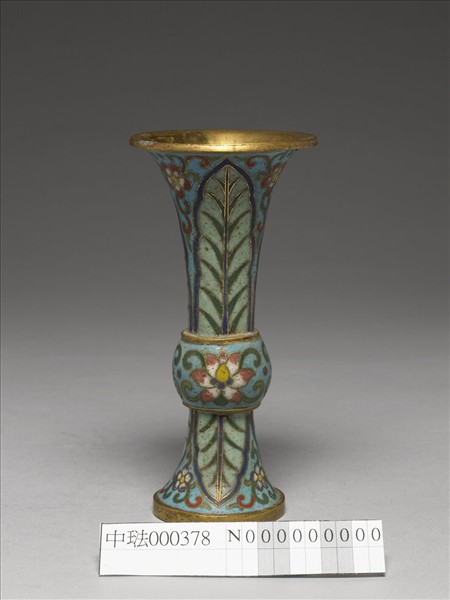 掐絲琺瑯花卉紋瓶