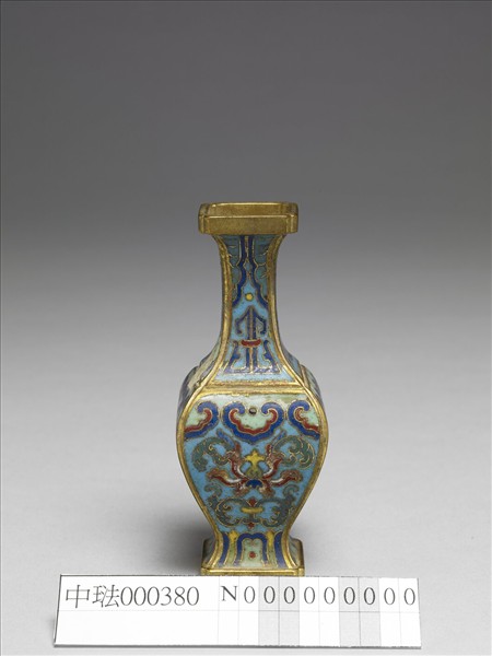 掐絲琺瑯卷草紋瓶