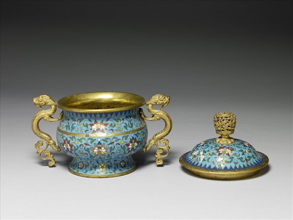 掐絲琺瑯番蓮紋爐