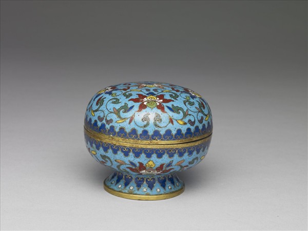 掐絲琺瑯番蓮紋盒