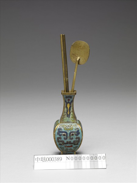 掐絲琺瑯獸面紋瓶