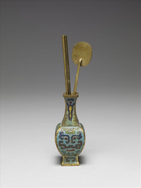 掐絲琺瑯獸面紋瓶