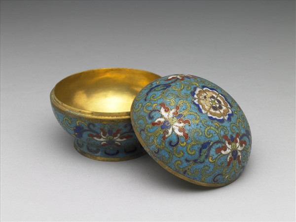 掐絲琺瑯番蓮紋盒