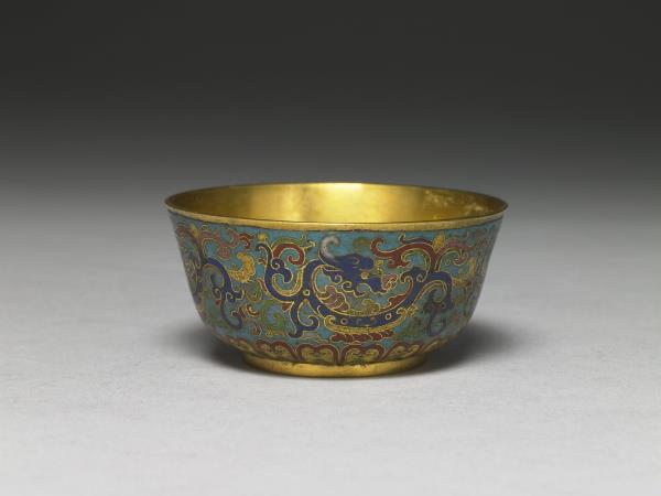 掐絲琺瑯夔龍碗