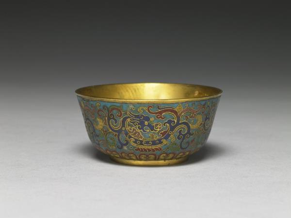 掐絲琺瑯夔龍碗