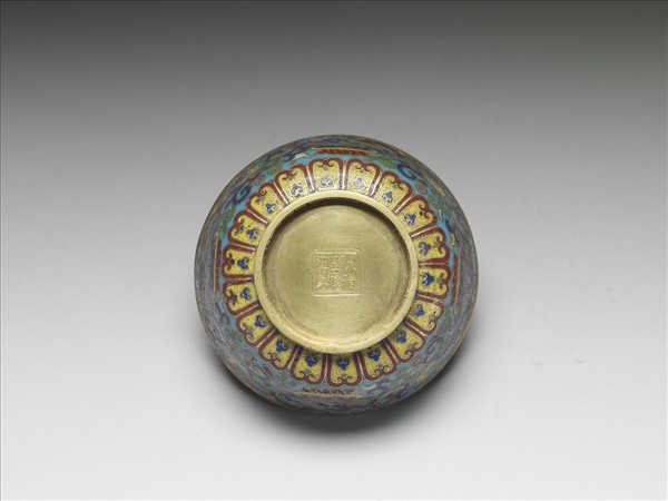 掐絲琺瑯夔龍碗