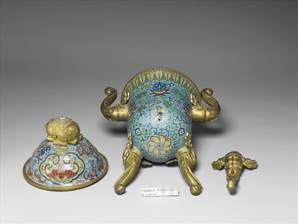 掐絲琺瑯象足鼎