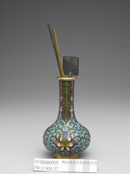 掐絲琺瑯瓶