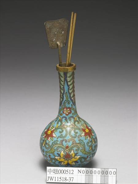 掐絲琺瑯瓶