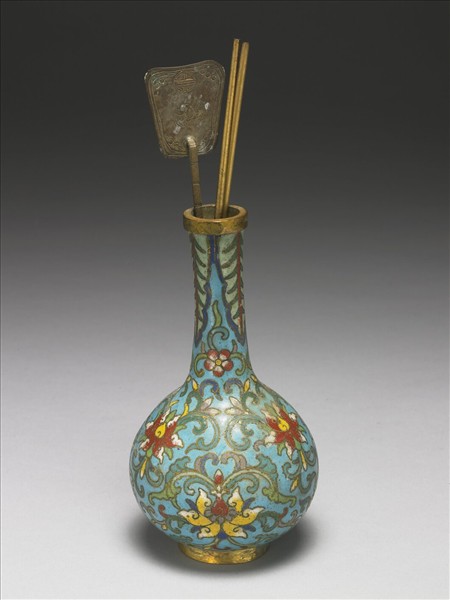 掐絲琺瑯瓶