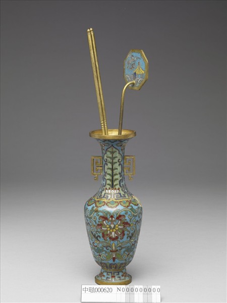 掐絲琺瑯瓶