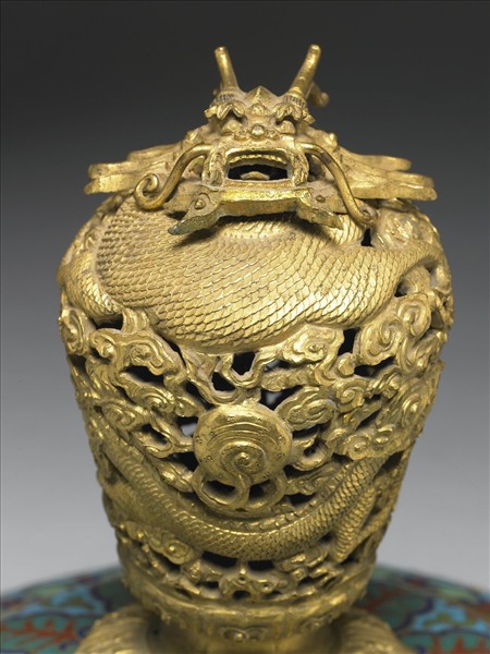 掐絲琺瑯三足鼎