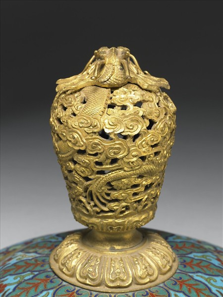 掐絲琺瑯三足鼎