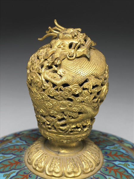 掐絲琺瑯三足鼎