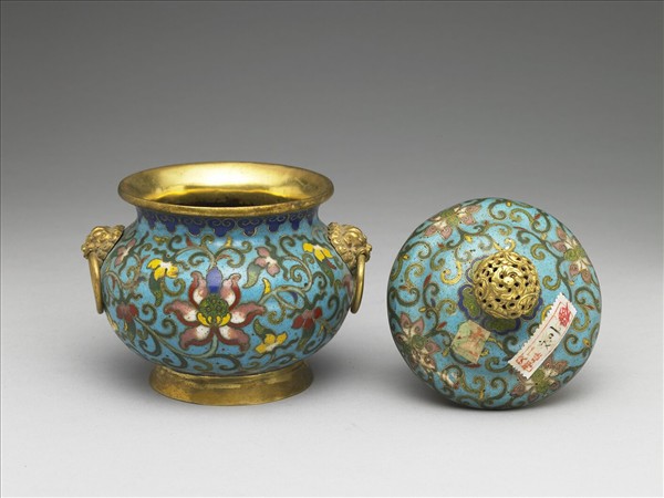 掐絲琺瑯番蓮紋爐