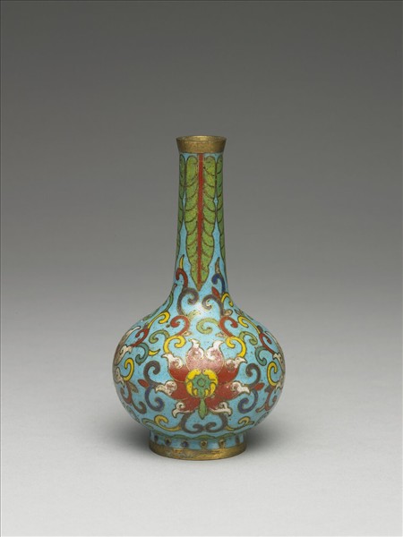 掐絲琺瑯番蓮紋瓶