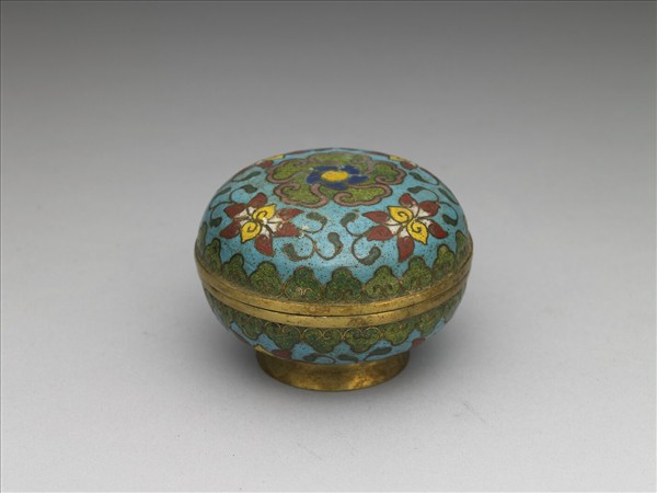 掐絲琺瑯番蓮紋盒