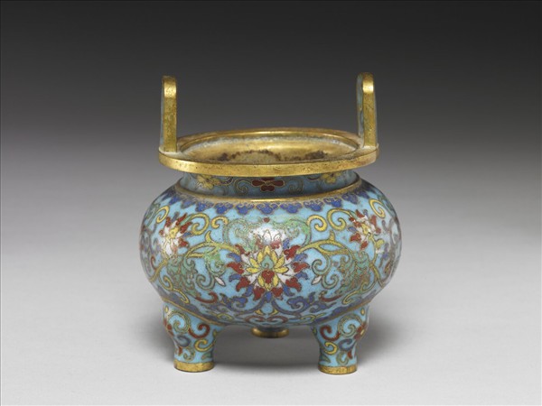 掐絲琺瑯花卉紋爐