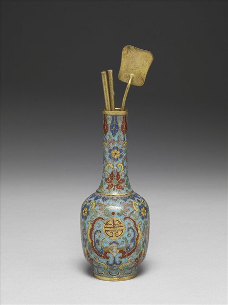 掐絲琺瑯瓶