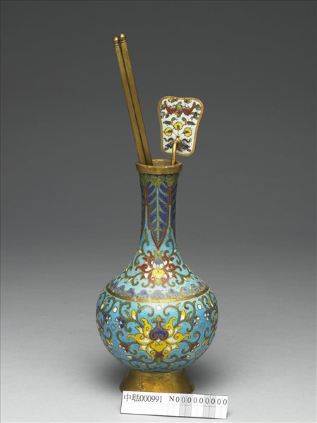 掐絲琺瑯瓶