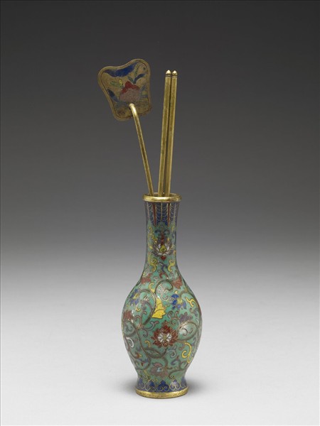 掐絲琺瑯瓶