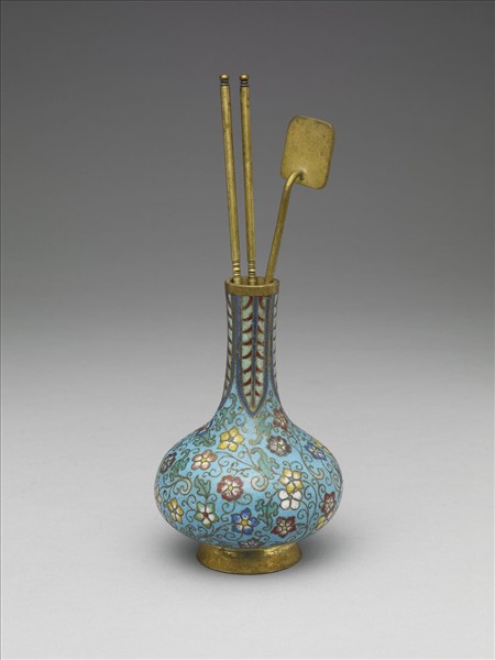掐絲琺瑯瓶