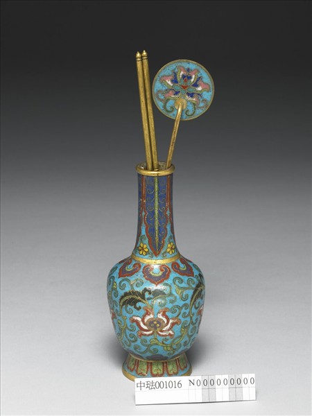 掐絲琺瑯瓶