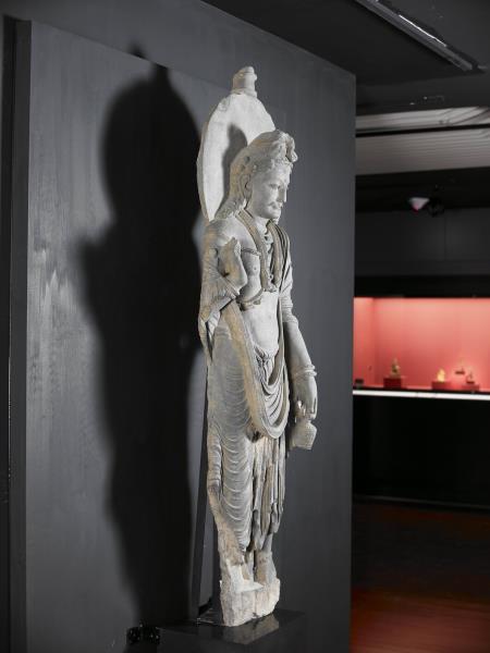 犍陀羅石雕彌勒菩薩立像